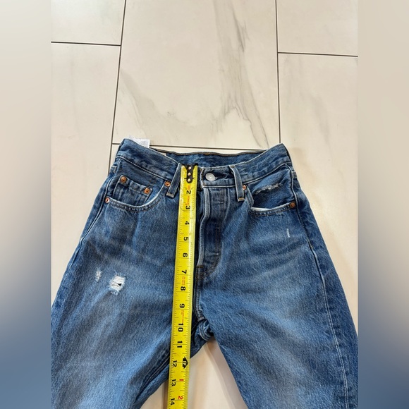 Levis 501 high waisted button fly jeans 23x29- like new! - Picture 8 of 12